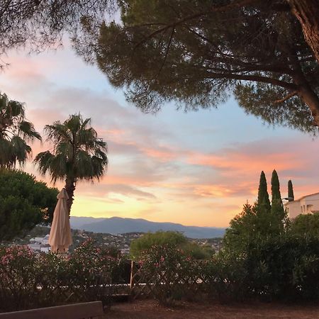 Haus Mit Garten Ueber Der Bucht Von Cannes Vallauris Εξωτερικό φωτογραφία