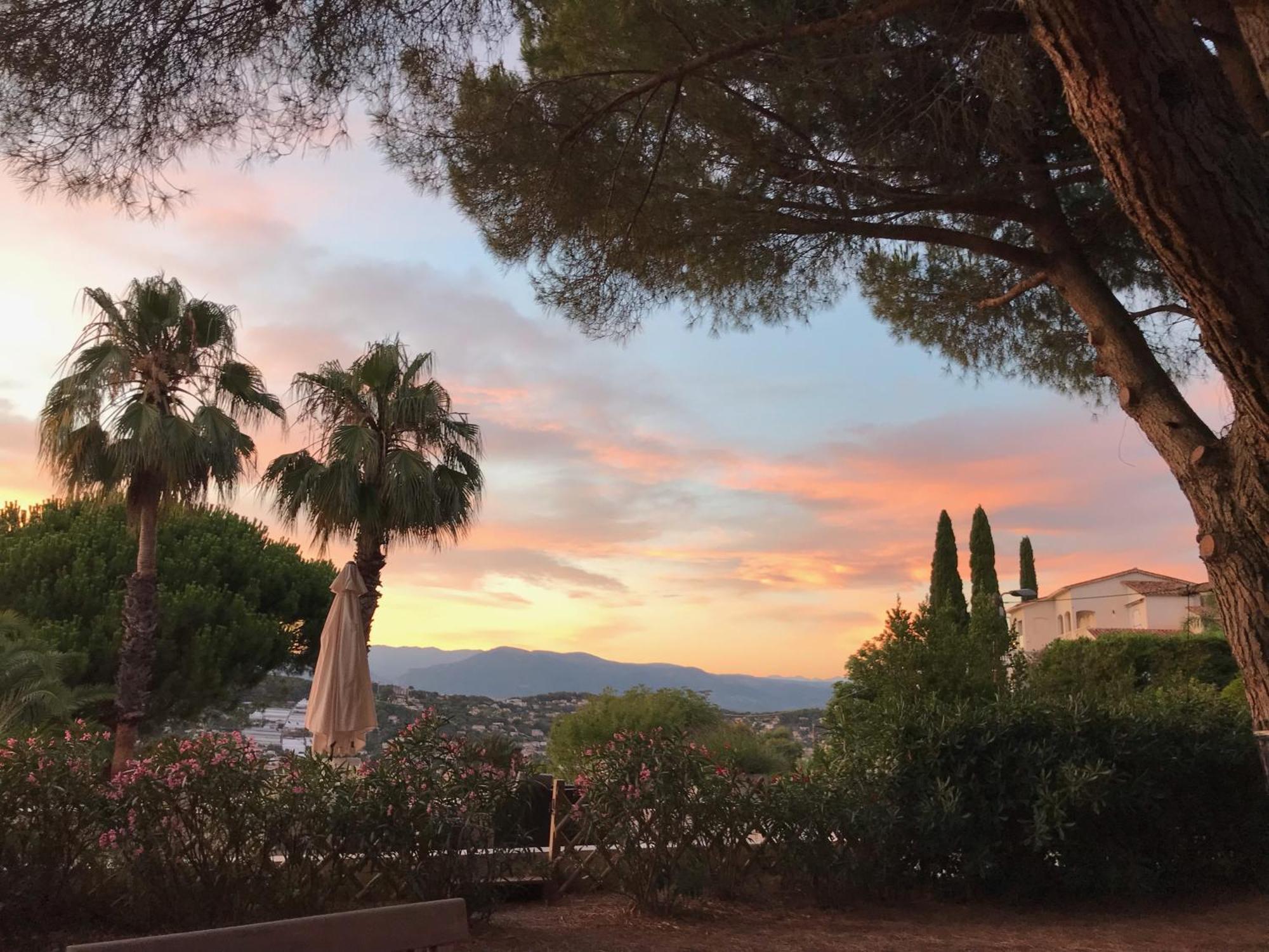 Haus Mit Garten Ueber Der Bucht Von Cannes Vallauris Εξωτερικό φωτογραφία