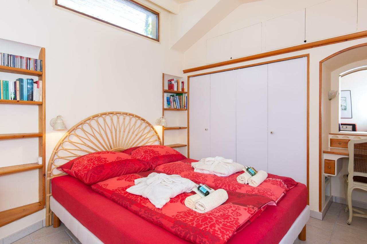 Haus Mit Garten Ueber Der Bucht Von Cannes Vallauris Εξωτερικό φωτογραφία